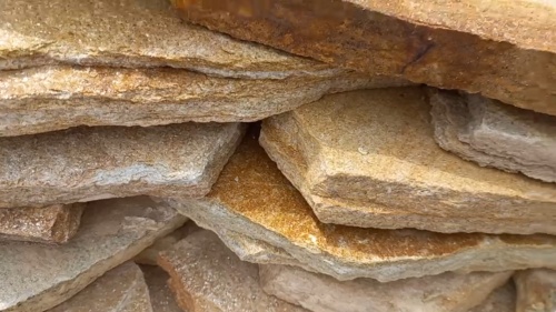 Плитняк златолит жёлтый золотистый для отмостки купить в Красноуфимске