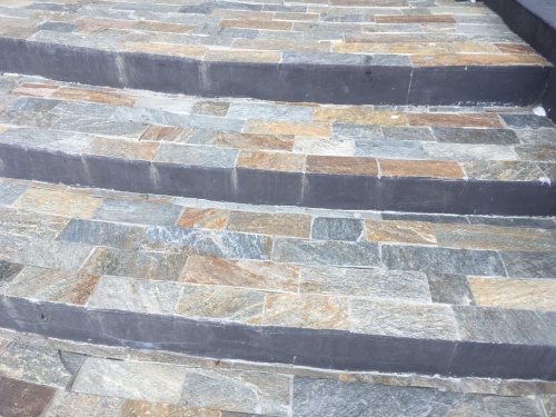 Плитка из Златолита Уральского для лестницы купить в Красноуфимске