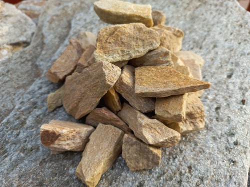 Златолит жёлтый декоративная каменная крошка купить в Красноуфимске