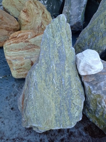 Златолит жёлтый, жёлто-зелёный глыбки и валуны для ланшафтного дизайна купить в Красноуфимске