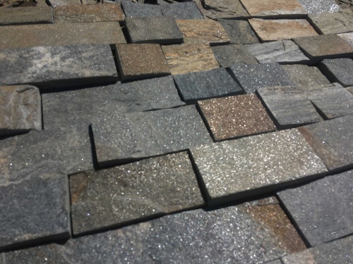 Плитка пилёная златолит Уральский для цоколя, отмостки купить в Красноуфимске