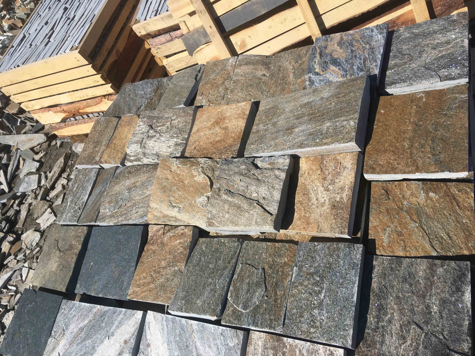 Плитка пилёная златолит Уральский для фасада купить в Красноуфимске