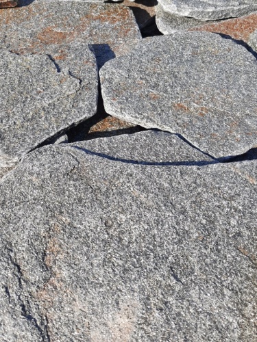 Златолит серебристый галтованный для лестниц купить в Красноуфимске