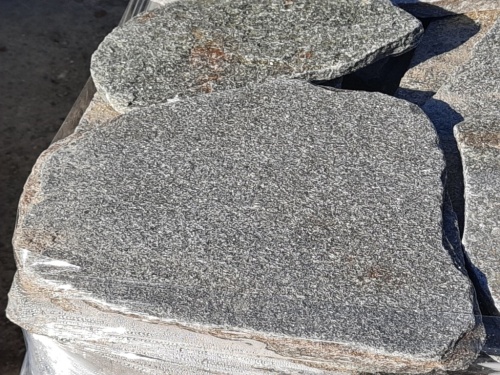 Златолит серебристый галтованный для лестниц купить в Красноуфимске